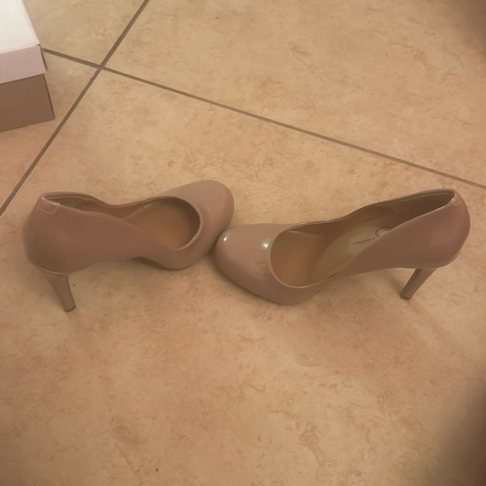 Worn once Jessica Simpson pumps